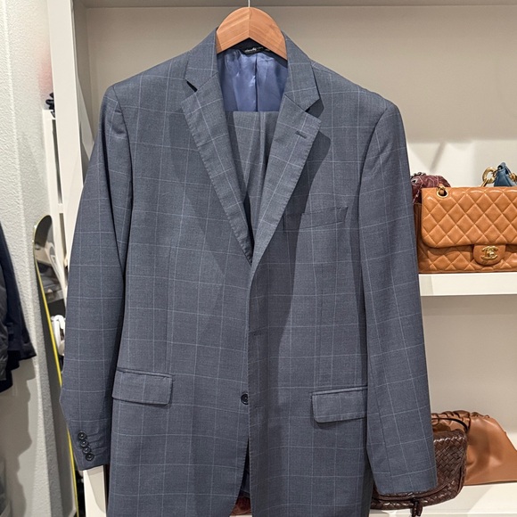Men's Saks Fifth Avenue (Ermenegildo Zegna Fabric) 44R Suit